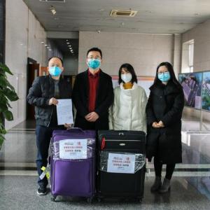 辗转25小时跨越9000公里！在英华侨为吴兴送来136套防护服